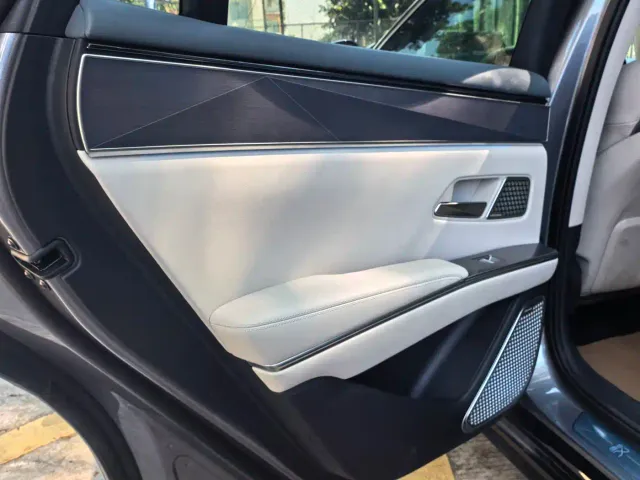 BYD Han L — Фото автомобиля 10