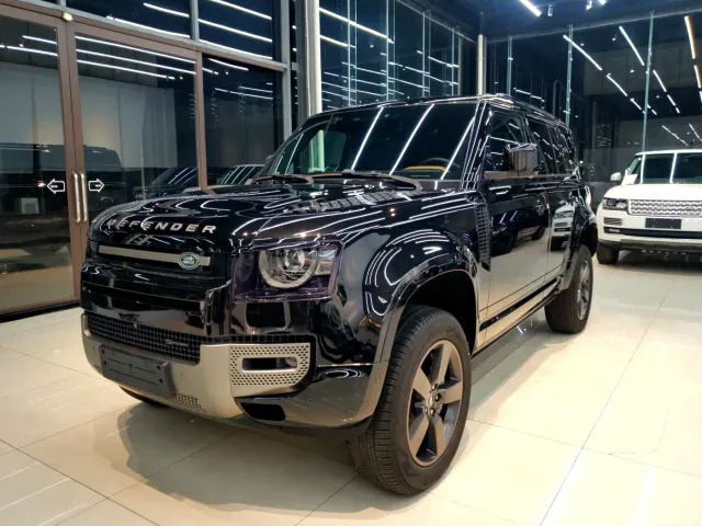 Land Rover Defender — Фото автомобиля 3