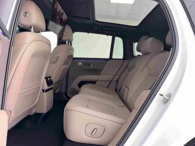 Li Auto i6 — Фото автомобиля 5