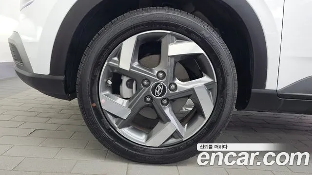 Hyundai Venue — Фото автомобиля 5