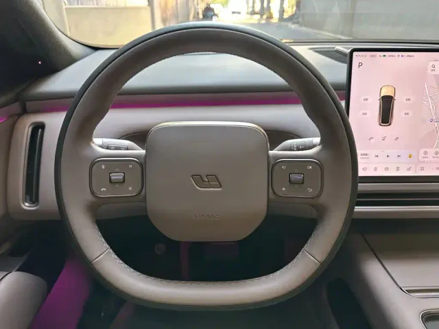 Li Auto Li Xiang L9 2026 Base Model — Фото автомобиля 13