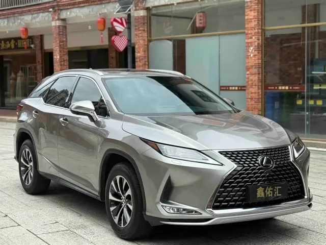 Фотография автомобиля — Lexus RX