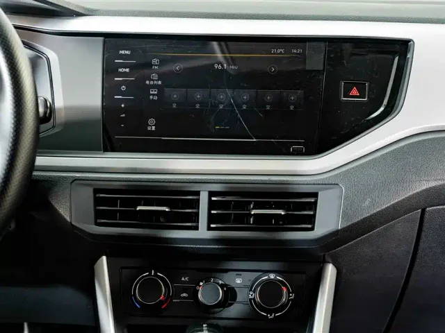 Volkswagen Polo — Фото автомобиля 13