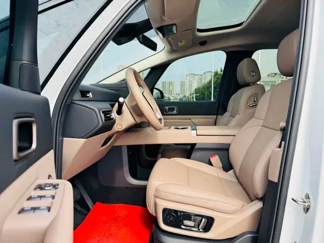 Li Auto MEGA — Фото автомобиля 23