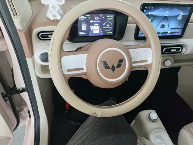 Wuling Hongguang Mini EV — Фото автомобиля 10