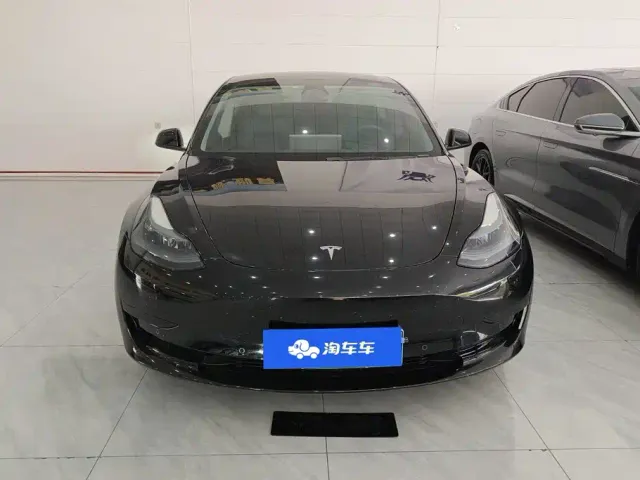 Tesla Model 3 — Фото автомобиля 2