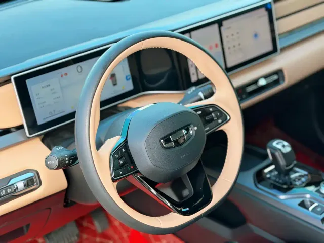 Geely ICON — Фото автомобиля 8