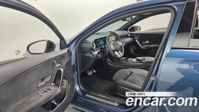 Mercedes-Benz A-Class — Фото автомобиля 12