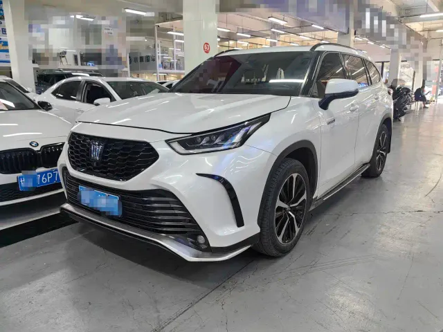 Фотография автомобиля — Toyota Crown Kluger