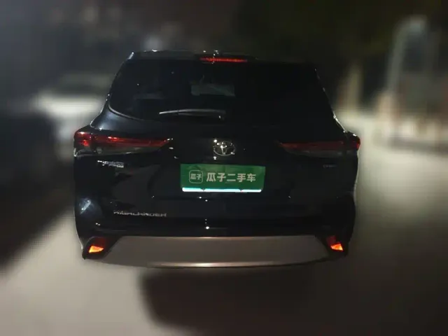 Toyota Highlander — Фото автомобиля 3