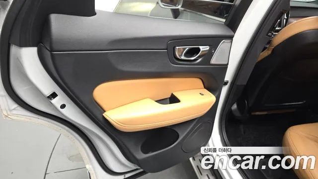 Volvo XC60 2nd Gen — Фото автомобиля 14