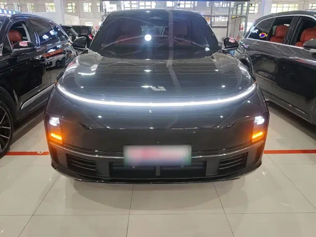Li Auto L7 — Фото автомобиля 2