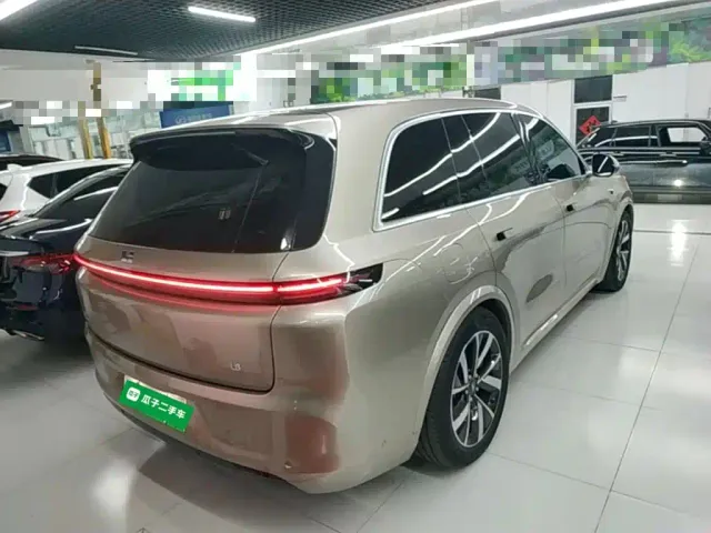 Li Auto L8 — Фото автомобиля 6