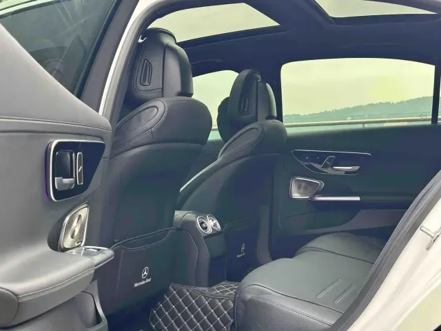 Mercedes-Benz C-Class — Фото автомобиля 10