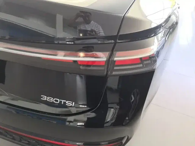 Volkswagen Passat — Фото автомобиля 7