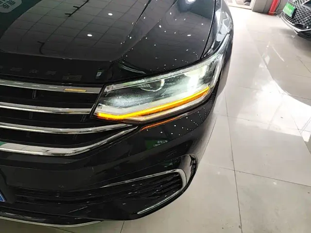 Volkswagen Tiguan L — Фото автомобиля 23