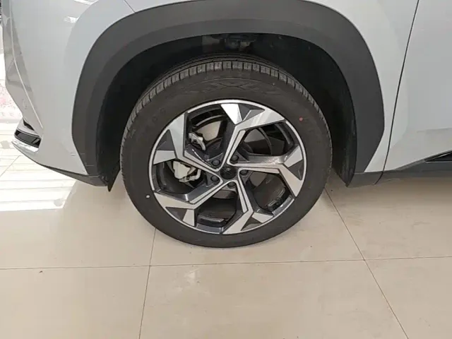Geely Boyue L 2023 1.5TD DCT Glory Edition — Фото автомобиля 22