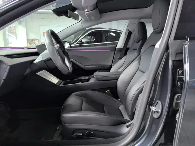 Tesla Model 3 — Фото автомобиля 4