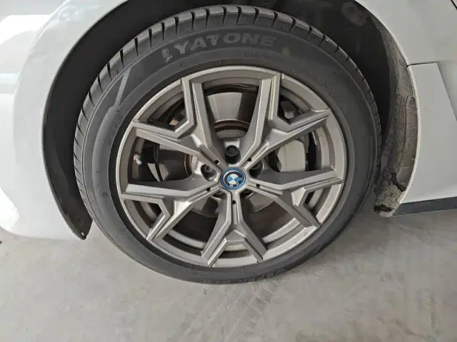 BMW i3 — Фото автомобиля 22