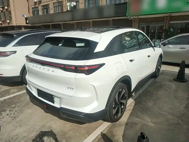 Arcfox Alpha T5 — Фото автомобиля 6