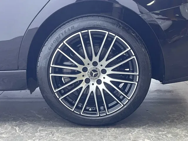 Mercedes-Benz C-Class — Фото автомобиля 8