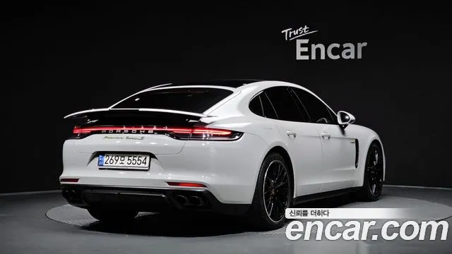 Porsche Panamera — Фото автомобиля 2