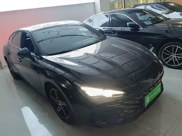 MG MG7 2023 Model 1.5T DCT Ultimate Luxury Edition — Фото автомобиля 3