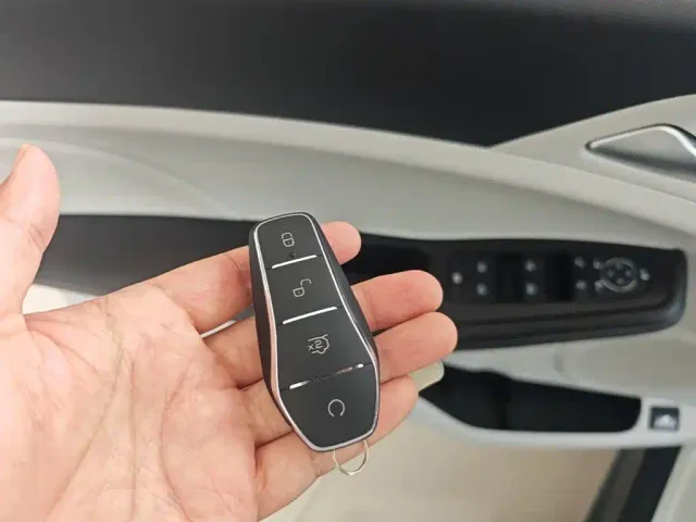 BYD Yuan Pro — Фото автомобиля 8