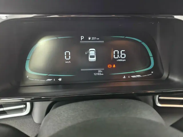 Hyundai Elantra — Фото автомобиля 10