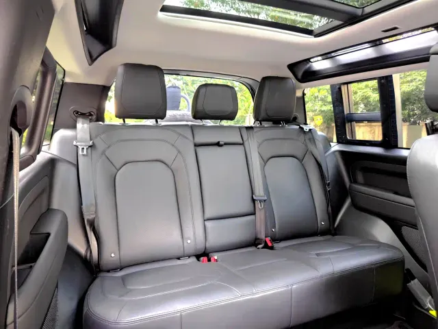 Land Rover Defender — Фото автомобиля 27