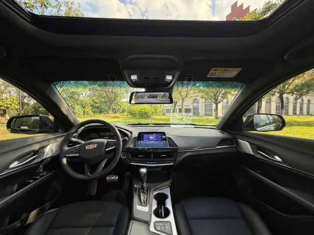Cadillac CT4 — Фото автомобиля 11