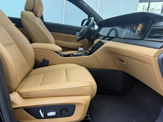 Li Auto ONE — Фото автомобиля 7