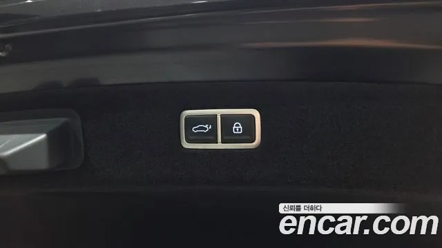 Genesis G90 Бензин 3.5 турбо AWD — Фото автомобиля 17