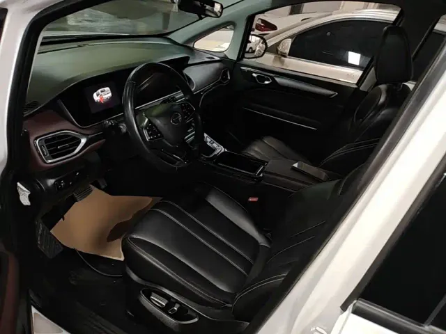 GAC Trumpchi M6 — Фото автомобиля 14