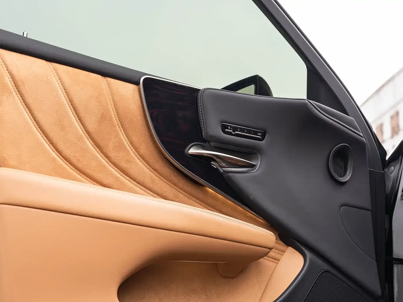 Lexus Lexus LS 2024 Model 500h Luxury Edition — Фото автомобиля 21
