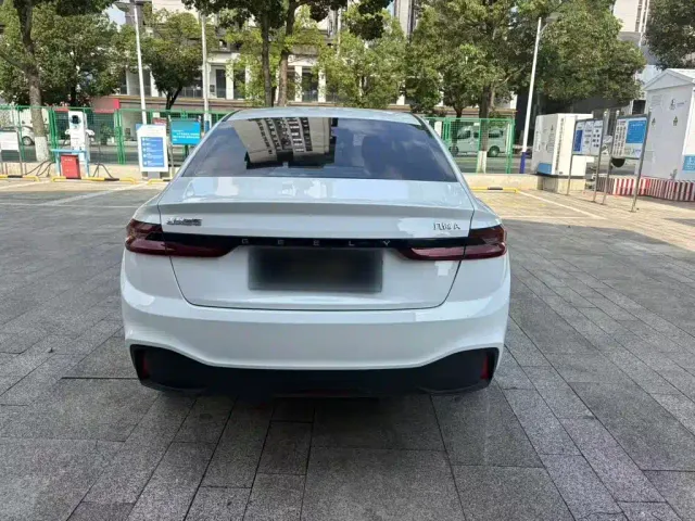 Geely Geometry A — Фото автомобиля 5