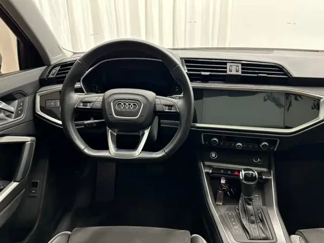 Audi Q3 — Фото автомобиля 10