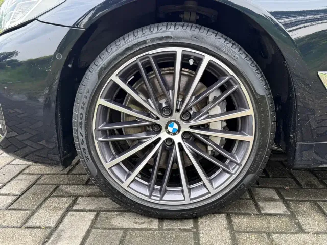 BMW 5 Series — Фото автомобиля 22