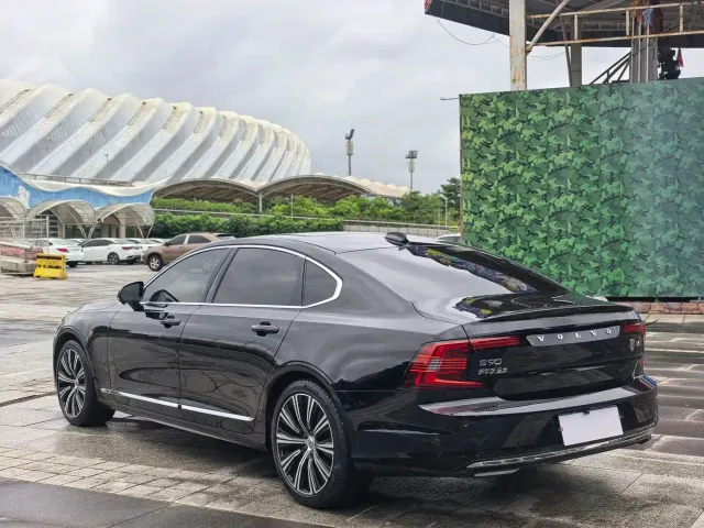 Volvo S90 — Фото автомобиля 6