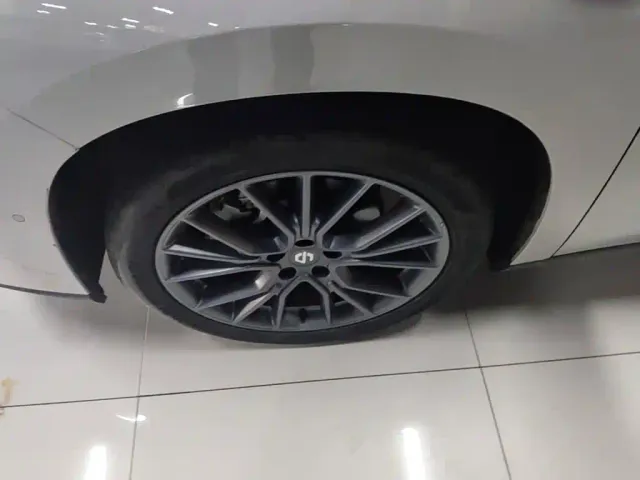 Leapmotor C10 — Фото автомобиля 22