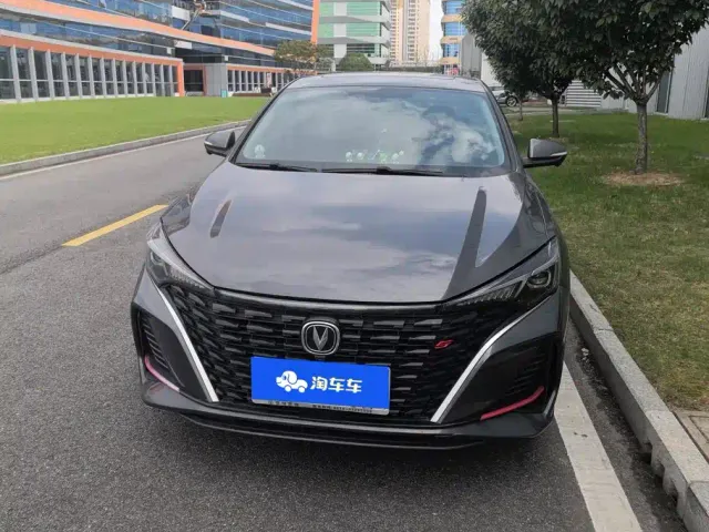 Changan Eado — Фото автомобиля 2