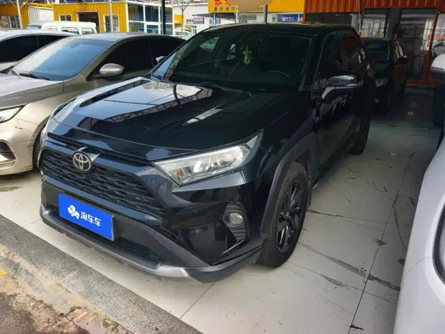 Фотография автомобиля — Toyota RAV4
