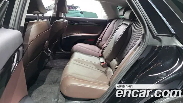 Hyundai Grandeur Grandeur (GN7) 2.5 Бензин 2WD — Фото автомобиля 10