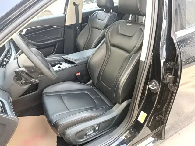 Bestune B70 — Фото автомобиля 14