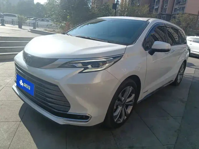 Фотография автомобиля — Toyota Sienna