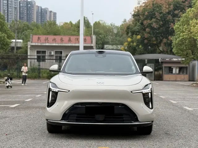 IM Motors LS6 — Фото автомобиля 2
