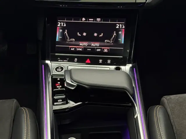 Audi e-tron — Фото автомобиля 16