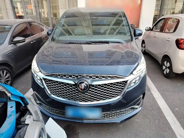 Buick GL8 — Фото автомобиля 2