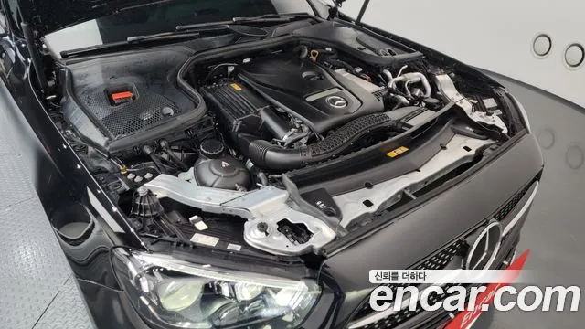Mercedes-Benz E-Class — Фото автомобиля 6