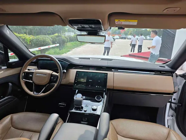 Land Rover Range Rover Sport — Фото автомобиля 9